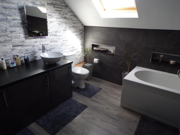 En-suite bathroom