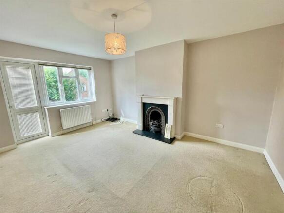 77 Church Rd Lounge.jpg