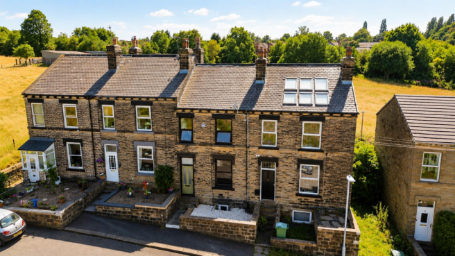 2 bed Terraced for sale in morley