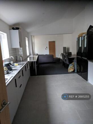 Lounge/ Kitchen