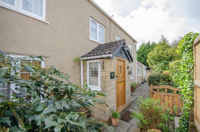 Front garden pic 2.jpg