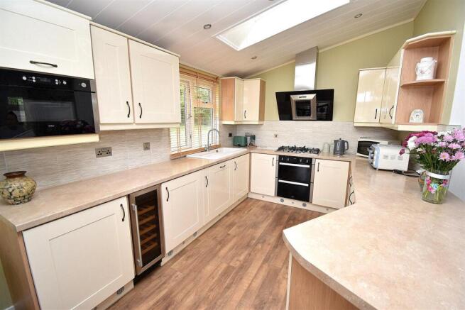 Warren Lodges, Woodham Walter photo 4