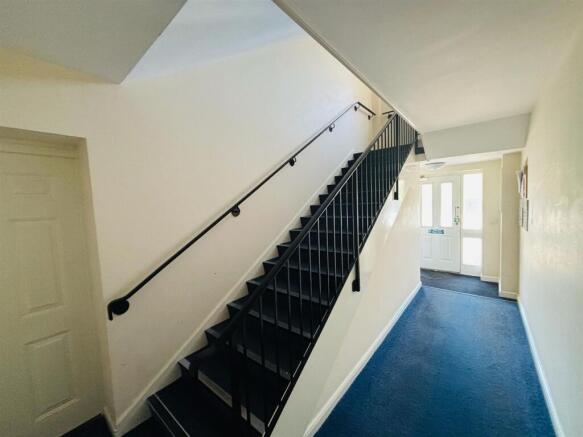 2 bed Flat for sale Image 11