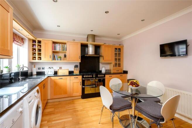 3 bed Terraced for sale Image 6