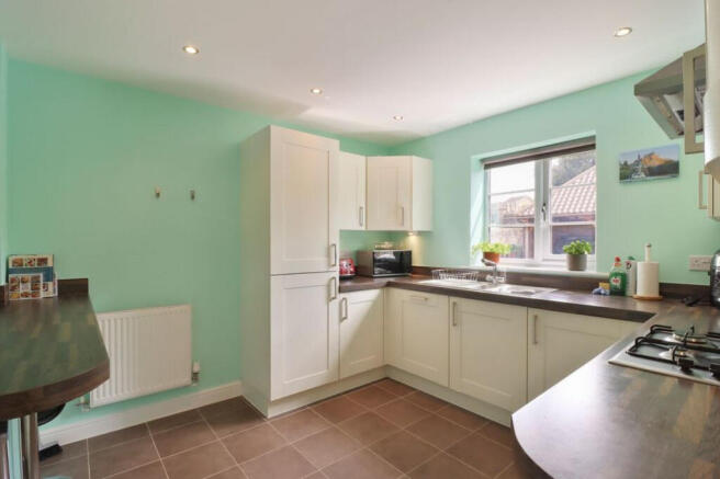 4 bed Semi-Detached for sale Image 6