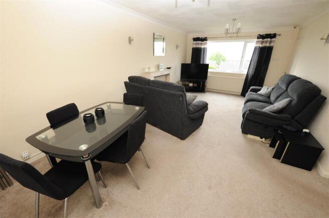 4 bed Detached for sale Image 6