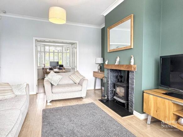 4 bed Semi-Detached for sale Image 5