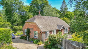 Roseneath, Burgh Hill, Etchingham TN19 7PB