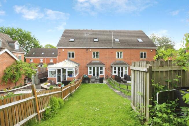 3 bed Terraced for sale Image 4