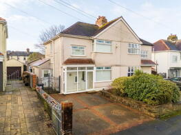 32, Chestnut Road, Cimla SA11 3PB