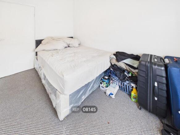 3 bed Terraced to rent Image 12