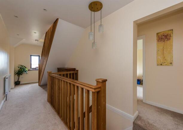 5 Dimmingsdale Road-landing.jpg