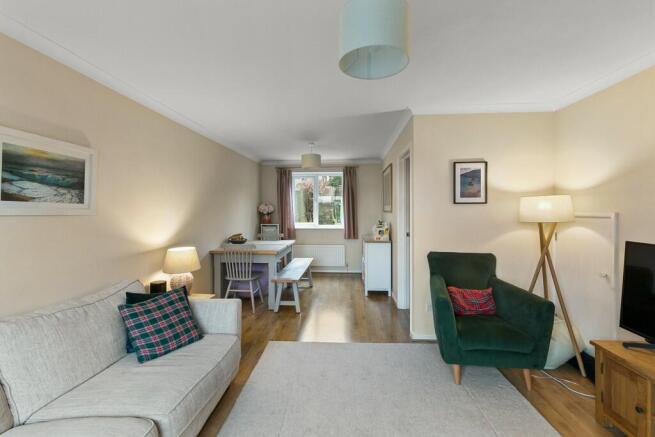Sitting/dining room