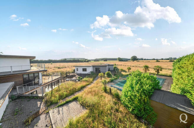 1083e554-d099-4ef...