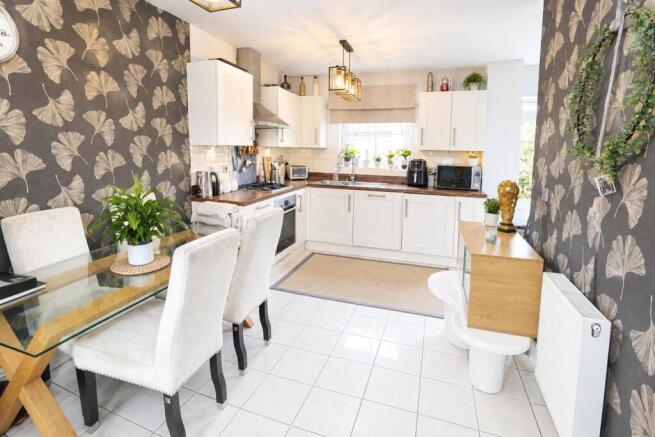 Kitchen 2.jpg