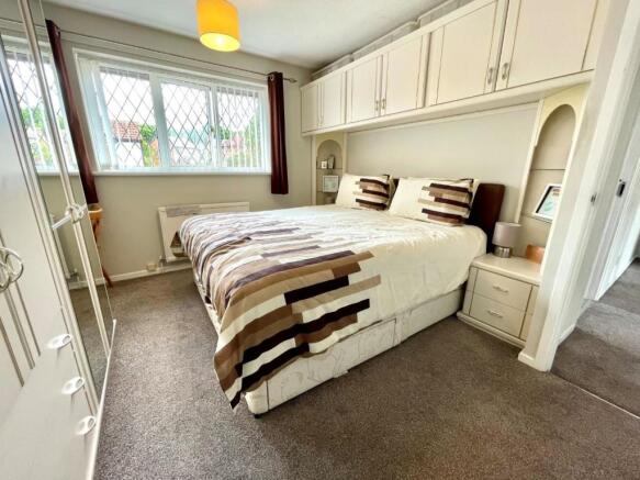 Bedroom 1.jpg