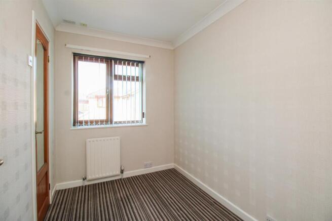 4 bed Detached for sale Image 10