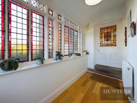 5 bed Detached for sale Image 4