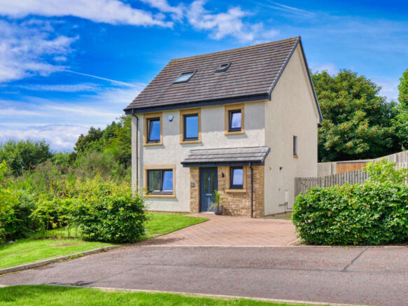 4 Bedroom Detached Townhouse