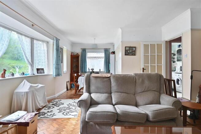 30 ST PETERS CRESCENT - TN402EH - PHOTOS (2).jpg