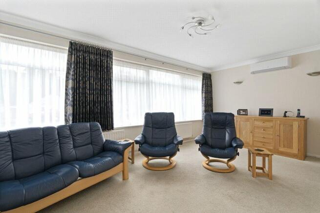 Lounge/Dinng Room