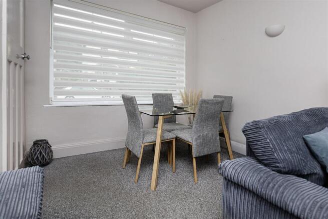 4 bed Semi-Detached for sale Image 10