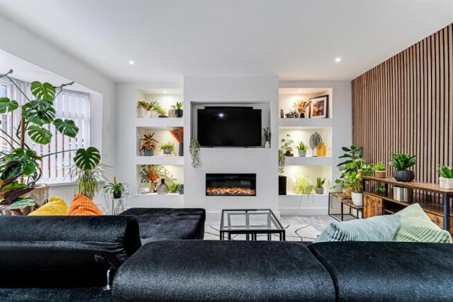 67 Mollington Ave lounge.jpg