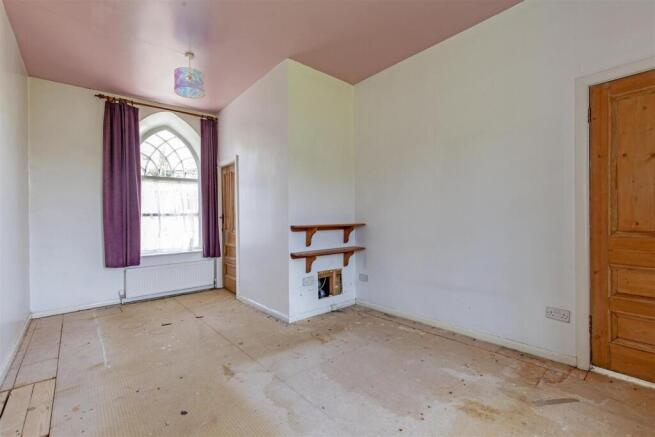 Bedroom 1-2.jpg