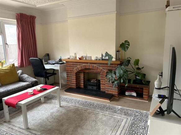 Links Way - Lounge 2.jpg