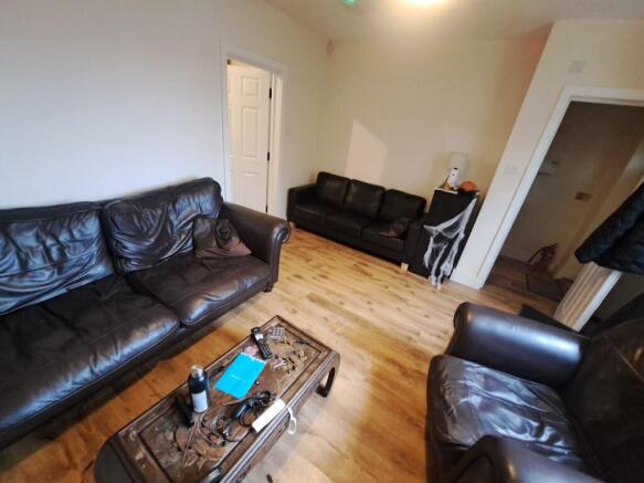 6 bed Terraced to rent Image 4