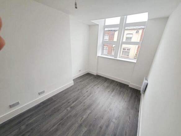 2 bed Apartment to rent Image 7