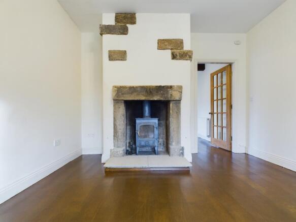 5 bed Semi-Detached to rent Image 4