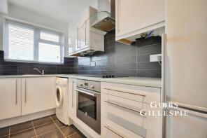 Flat 10, Walpole Building, Church Street, Rickmansworth WD3 1BU