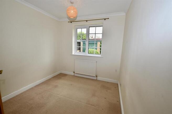 2 bed Semi-Detached Bungalow to rent Image 12