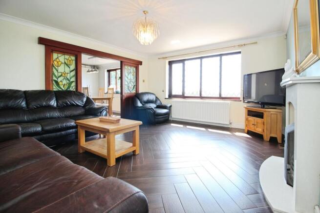 4 bed Detached for sale Image 6