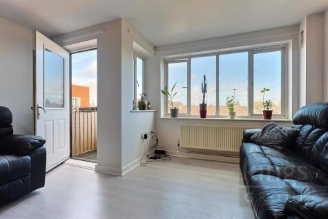 Archibald Close, Enfield