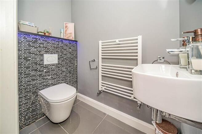 Cloakroom/wc