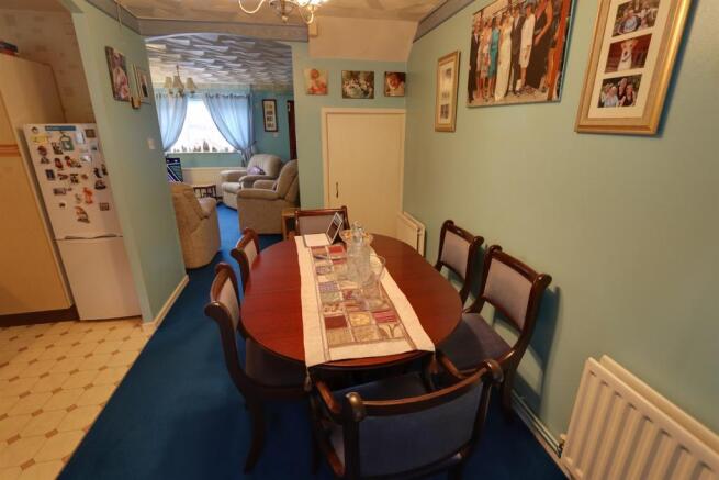 Kitchen / Dining Roo
