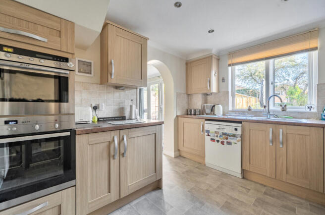 Proctors Road, Wokingham, Berkshire, RG40 photo 4