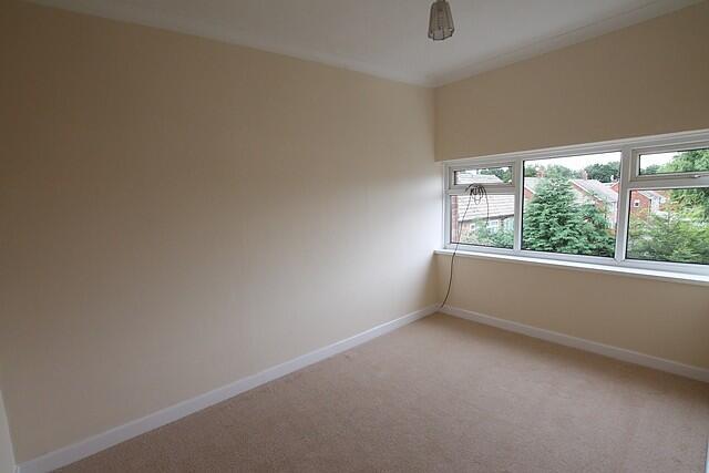 3 bed Terraced to rent Image 5