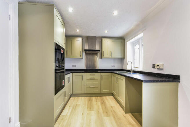 3 bed Semi-Detached for sale Image 7