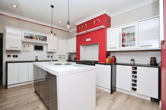 4 bed Terraced for sale Image 8