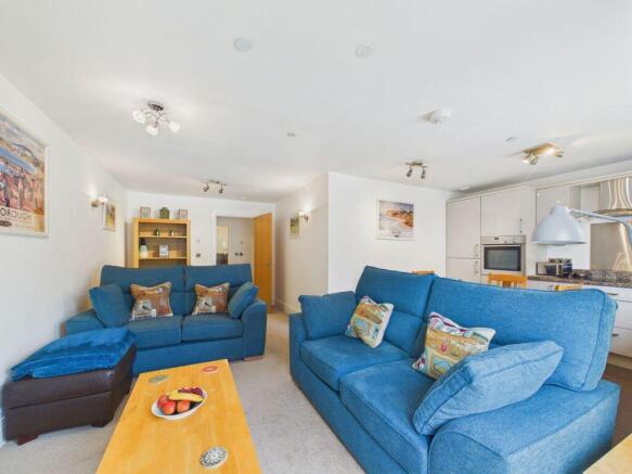 2 bed Apartment for sale Image 7