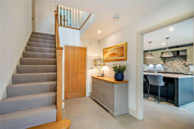 5 bed Detached for sale Image 8