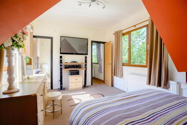 8386342-interior26.jpg
