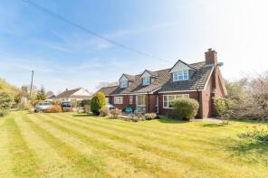 Drenewydd, Broadstreet Common, Peterstone Wentlooge, Cardiff CF3 2TN