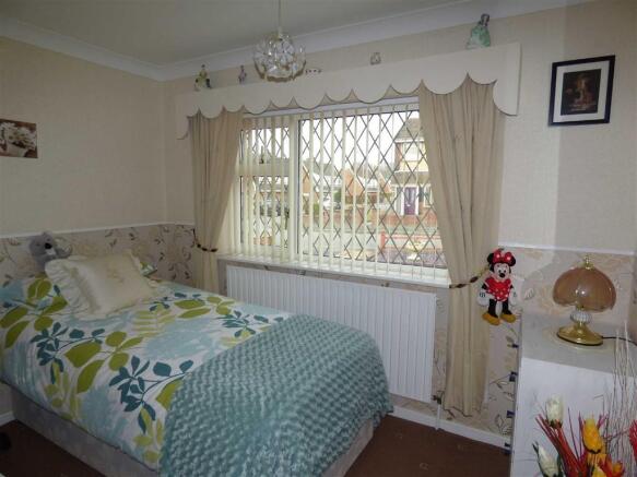 BEDROOM 2