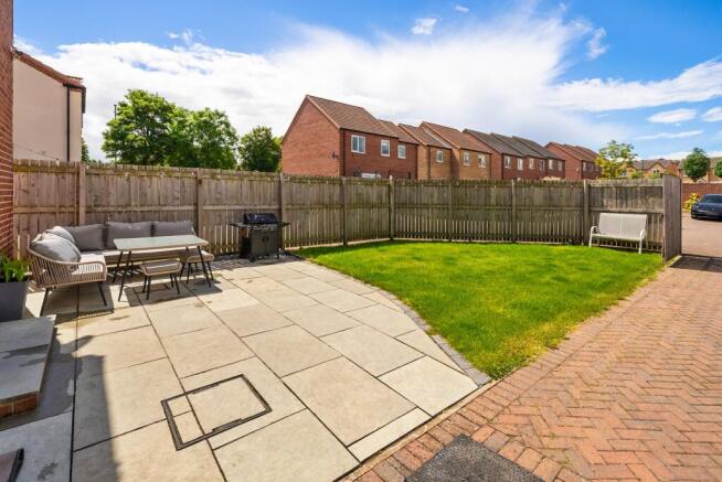 4 bed Detached for sale Image 5