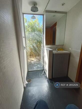 Shower Room / Wc