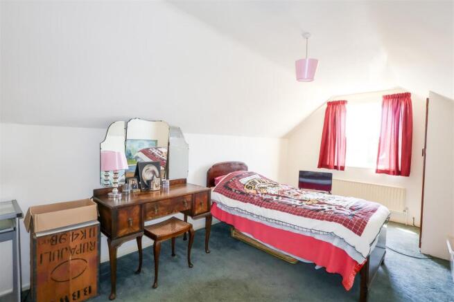 4 bed Detached for sale Image 11